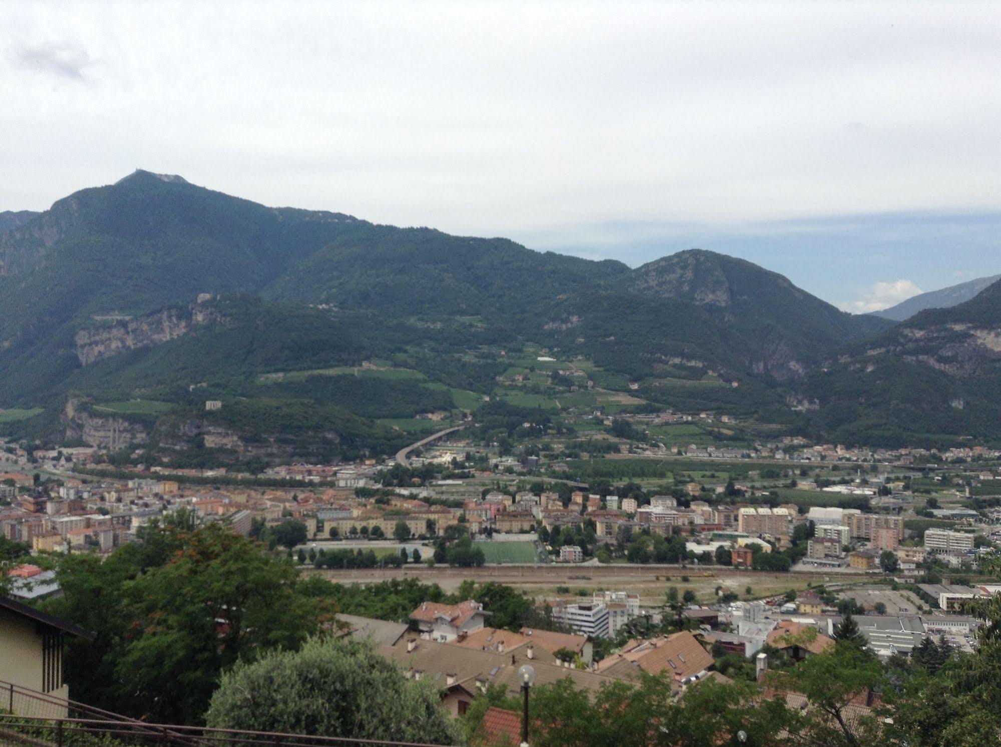 Casa Lampone Apartment Trento Luaran gambar